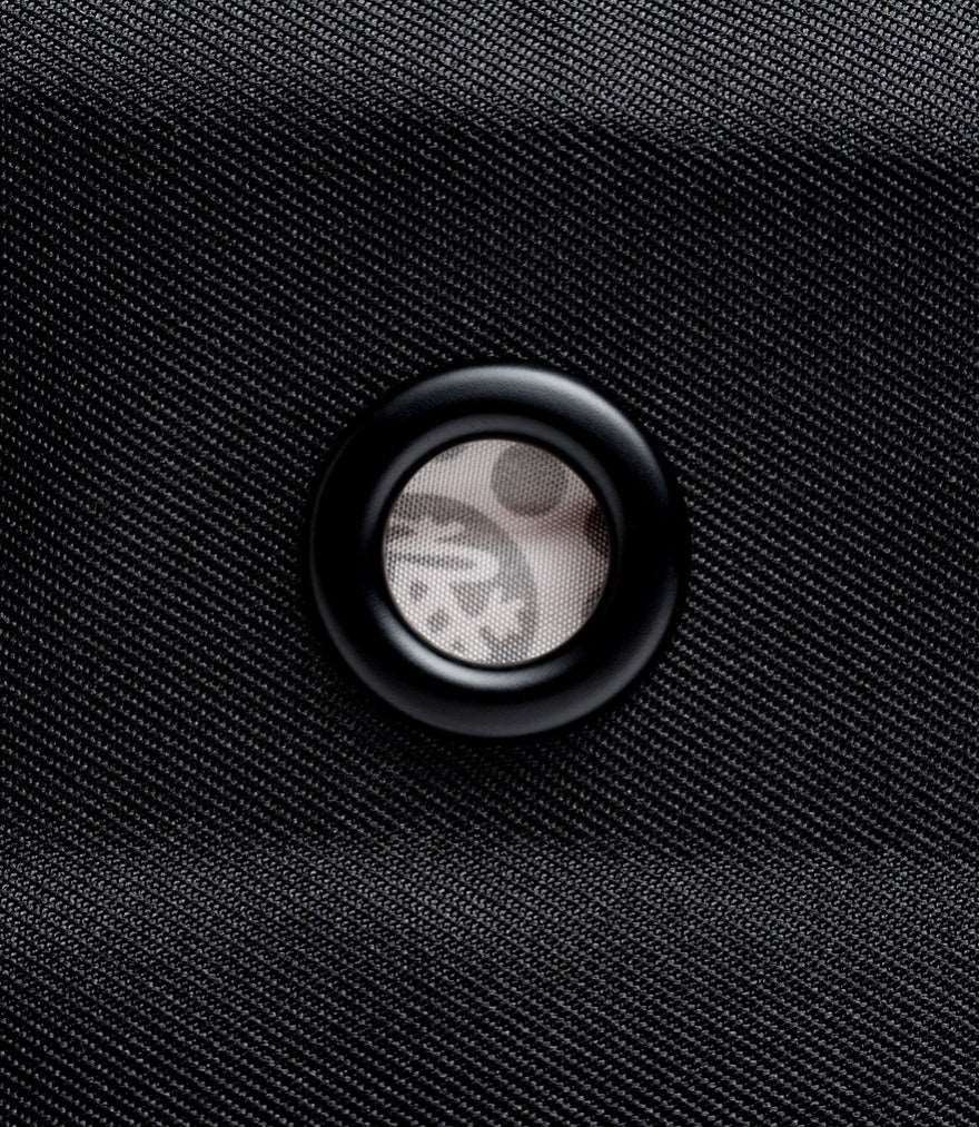 Black (Black)