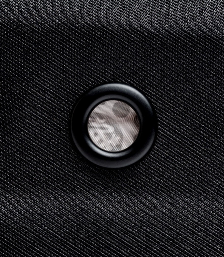 Black (Black)
